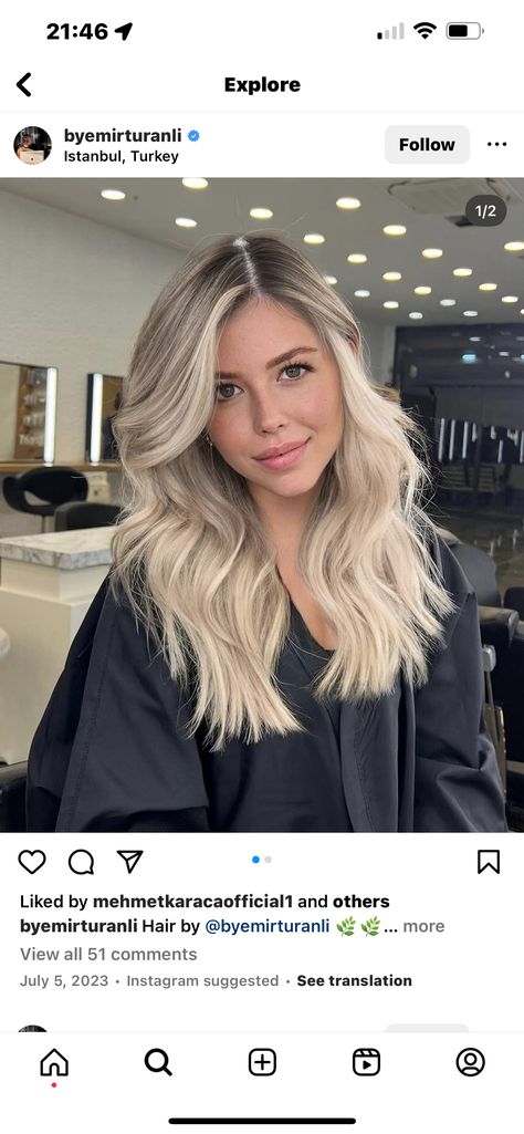 Haircuts For Your 30s For Women, Super Blonde Balayage With Dark Roots, Blonde Hair On Dark Roots, Blonde Highlights With Root Smudge, Beachy Brunette, Lived In Bright Blonde, Champagne Blond, Blonde Hair With Roots, Bright Blonde Hair