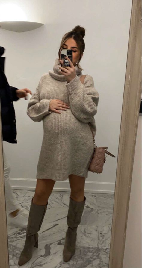 Pregnant Boots Outfit, Pregnant Outfits Christmas, Sweater Dress Outfit Pregnant, Pregnant Women Winter Outfits, Christmas Party Outfits Pregnant, Sweater Dress Pregnant Outfit, Pregnant Chic Outfit, Winter Outfits Pregnant Women, Pregnancy Dinner Outfits