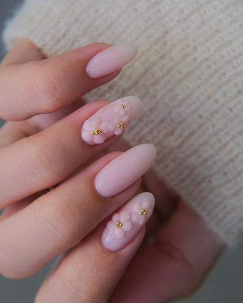 AD 3D flowers made from BIAB🌸 I’m just completely in love with this whole nail look - but it’s definitely more concept art as the flower petals are so delicate! Using @the_gelbottle_inc All in one BIAB NU05 Inspired by @pava.nail #flowernails #3dnails #nailart #pinknails #biab #nailart #detailednailart #nailtrends #summernails Bridal Nails, 3d Flowers, 3d Nails, Flower Nails, Nail Trends, Flower Petals, Wedding Nails, Pink Nails, Summer Nails