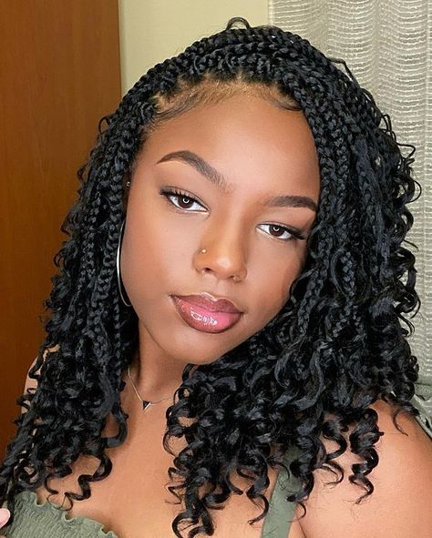 Box Braids Crochet, Goddess Box Braids, Cabello Afro Natural, Twisted Hair, Crochet Box Braids, Crochet Hair Extensions, Box Braids Hairstyles For Black Women, Box Braid, Short Braids