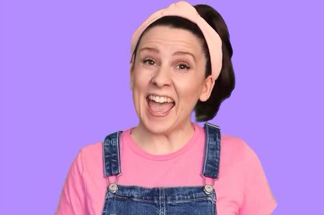 Ms. Rachel to Release First Picture Book to ‘Connect’ with Young Readers Rachel Griffin, Ms Rachel, Pink Headbands, House Book, Youtube Stars, Social Media Stars, Language Development, Classic Kids, Good Morning America