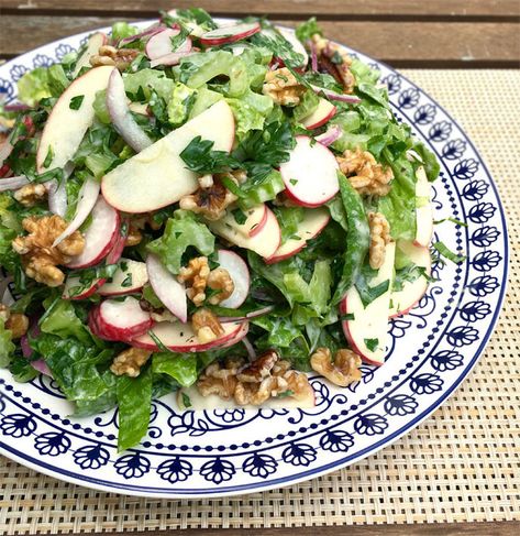 Crisp Cos Salad with Celery, Walnuts & Blue Cheese Gourmet Dressing Lettuce Salad, Blue Cheese, Red Onion, Parsley, Cooking Time, Lettuce, Celery, Potato Salad, Serving Bowls