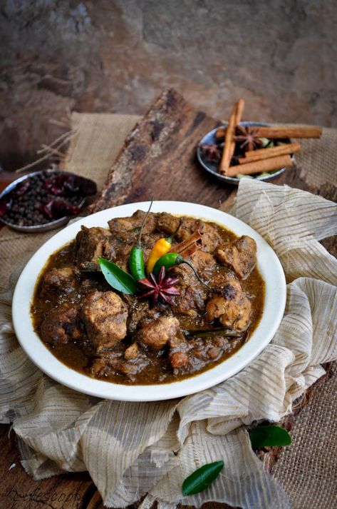 Chettinad Chicken Curry Sauted Chicken Recipes, Jalepeno Chicken Recipes, South Indian Chicken Recipes, Chicken Chettinad, Chicken Curry Recipes, Indian Chicken Dishes, Chettinad Chicken, Chicken Recipes Boneless, Indian Chicken Recipes