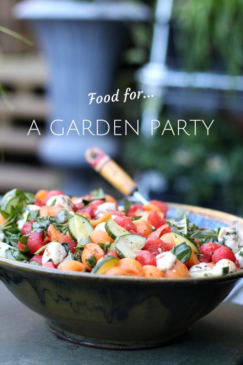 Garden Party Food, Fresh Basil Recipes, Blueberry Gardening, Cucumber Gardening, Garden Party Recipes, Simple Foods, Spring Garden Party, Outdoor Dinner Parties, Dinner Party Summer