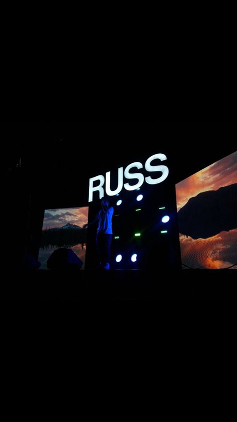 Russ Aesthetic Wallpaper, Russ Wallpaper, Russ Concert, Russ Music, Russ Rapper, Room Pics, Trippy Wallpaper, Name Wallpaper, Entrepreneur Mindset