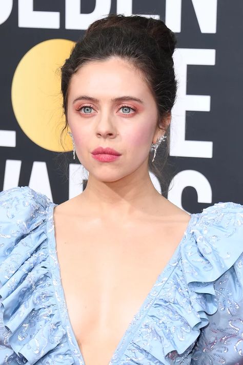 Bel Powley, Red Makeup Looks, Golden Globes 2020, Drugstore Beauty Products, Douglas Booth, Golden Globes Red Carpet, Red Makeup, Beauty Looks, Beauty Products Drugstore