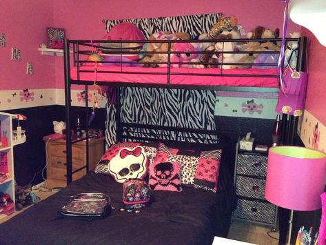 Gyaru Room Ideas, Scene Bedroom Ideas, Scene Room Ideas, Scene Room Emo, Scene Room Decor, Y2k Bedroom Decor, Mcbling Room, Trashy Y2k Bedroom, 2000s Bedroom