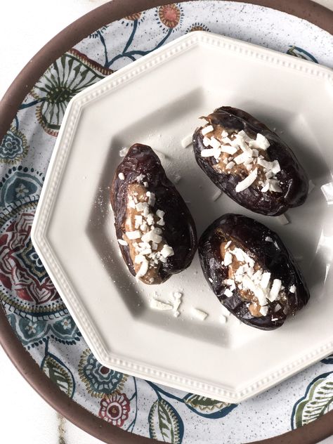 Dates stuffed with almond butter and coconut Dates Stuffed, Quick Snack, Quick Snacks, Shredded Coconut, Vegan Paleo, Something Sweet, Almond Butter, Chocolate Chips, Paleo Gluten Free