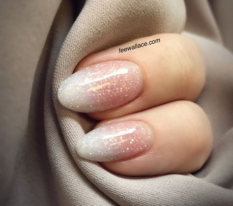 Nail Art Ombre Glitter, Ombre Nail Diy, Oval Acrylic Nails, Nail French, Opal Nails, French Ombre, Squoval Nails, Pink Ombre Nails, Ombre Nails Glitter