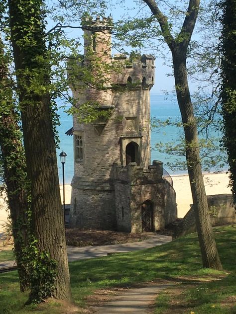 Appley Tower, Ryde - like a fairytale turret Appley Tower, Dnd Inspiration, Gate House, Isle Of Wight, Tiny Homes, About Uk, Mount Rushmore, Tiny House, Gate