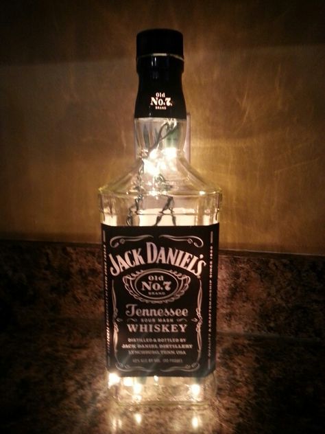 Jack Daniel Centerpieces, Jack Daniels Bottle Wedding Centerpieces, Jack Daniels Wedding Centerpieces, Whiskey Bottle Wedding Decor, Jack Daniels Centerpiece, Whiskey Party Decorations, Jack Daniels Wedding, Whisky Party, Jack Daniels Party