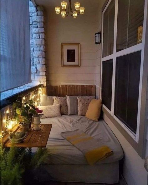 Rain Protection Balcony, Balcony Protection Ideas, Balcony Shade Ideas Apartment, Balcony Rain Protection Ideas, Balcony House Design, Klein Balkon Decor, Balcon Mic, Balcony Shade, Rustic Outdoor Decor