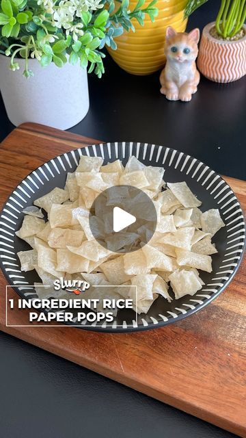 Slurrp App on Instagram: "1 INGREDIENT RICE PAPER POPS
#easyrecipes

These turn out so crunchy and are super addictive! Must try #recipeoftheday by #slurrpcommunity member @homechefalison

What you need 👉 JUST RICE PAPER!

 Follow @slurrpapp for #recipeideas everyday!
.
.
.
.
.
.
.
.
.
.
.
.
.
.
.
.
.
.
.
.
.
.
.
.
.
.
.
.
.
.
.
.
.
.
.
.
#cookwithslurrp #ricepaper #ricepaperchips #chips #HomemadeChips #snackideas #easysnacks #snackideas #snacking #ricepaperrolls #ricekrispytreats #foodblogger #indianfoodbloggers #quickrecipes #papad #papadom #chipsanddip #chipsandsalsa" Rice Paper Snack Recipes, Rice Paper Chips, Crispy Rice Paper, Rice Paper Recipes, Rice Paper Rolls, Homemade Chips, Crispy Rice, Paper Pop, Chips And Salsa