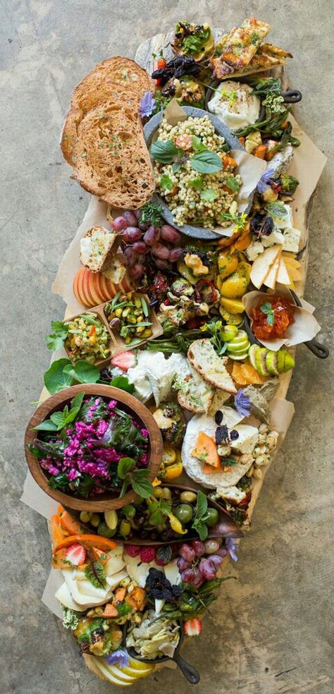 Stunning crostini station [478x993] Crostini Station, Different Types Of Food, Snacks Für Party, Cheese Platters, Food Platters, Food Presentation, Wedding Food, Beautiful Food, Types Of Food