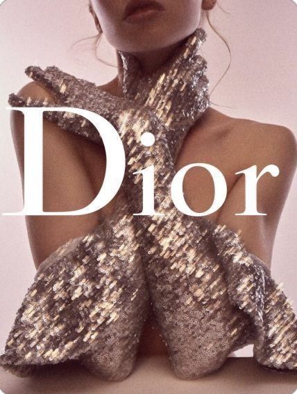 Dior Pictures For Wall, Stargirl Aesthetic Poster, Girlie Room Decor, Donatella Versace Aesthetic, Vintage Dior Aesthetic, Fashion Widgets, Dior Aesthetic Outfit, Christian Dior Aesthetic, Dior Aesthetic Wallpaper