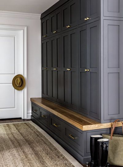 bi12 Black Shaker Cabinets, Grey Duvet Set, Built In Cubbies, Mudroom Cabinets, Country Modern Home, Mudroom Organization, Mudroom Entryway, Mudroom Decor, Mudroom Laundry Room