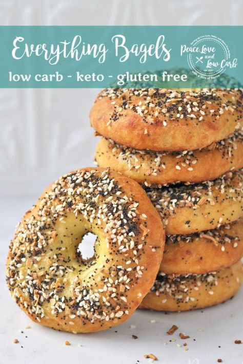 Starbucks Chonga Bagel Copycat Recipe - All the flavors of your favorite Everything Bagel, but without all the carbs and gluten. Low Carb Keto Everything Bagels Keto Everything, Keto Banana, Everything Bagels, Low Carb Bagels, Desayuno Keto, Keto Bagels, Cookies Gluten Free, Bagel Recipe, Recetas Keto