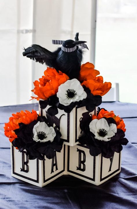 Cute Halloween Centerpieces, Spooky Baby Shower Centerpieces, Black Theme Baby Shower Ideas, Nightmare Before Christmas Centerpieces, Halloween Baby Shower Centerpieces, Baby Block Centerpieces, Nightmare Before Christmas Babyshower, Images Of Cats, Halloween Table Centerpieces