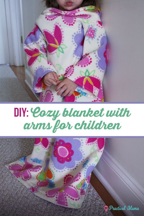 Kids will love this cozy, soft blanket with sleeves. You can make blanket with arms for your kids and yourself with this simple pattern. DIY Cozy blanket with sleeves keeps children warm both at home and outdoors. It's a perfect cover for babies and kids on car seat and stroller. Car Seat Blanket Diy, Blanket With Arms, Blanket With Sleeves, Easy Baby Blanket, Car Seat And Stroller, Toddler Car Seat, Make Blanket, Snuggle Blanket, Blanket Diy