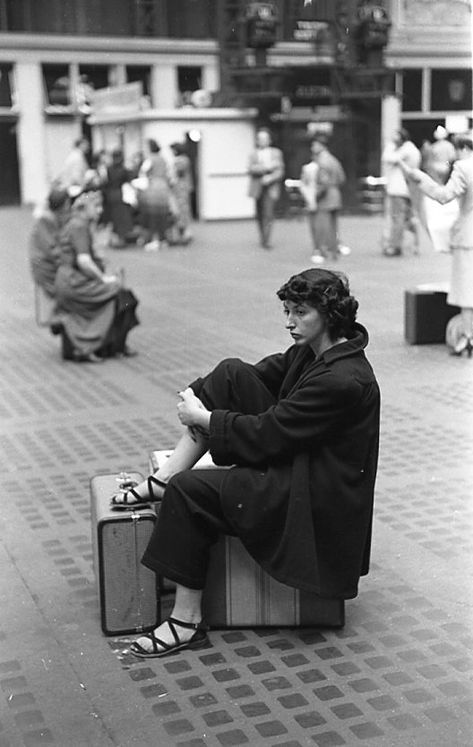 New York :: Ruth Orkin Photo Archive Ruth Orkin, Penn Station Nyc, Penn Station, History Of Photography, Picture Story, Bnw Photography, First Photograph, Black And White Pictures, Photo Archive