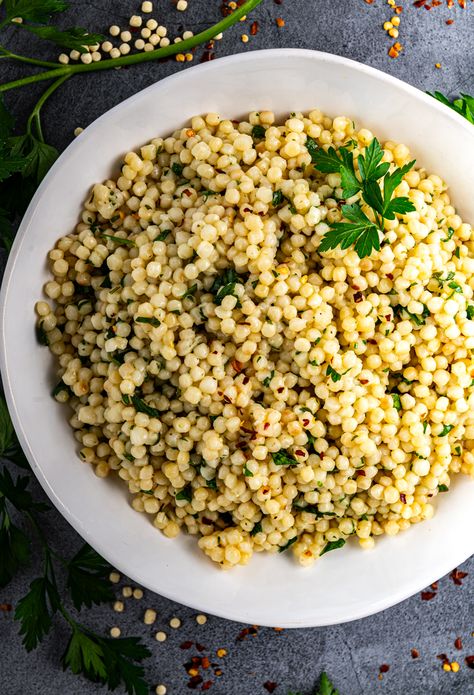 Lemon Herb Pearl (Israeli) Couscous Lemon Herb Chicken Breast, Pearl Couscous Recipes, Herb Chicken Breast, Lemon Herb Chicken, Pearl Couscous, Couscous Recipes, Lemon Herb, Vegan Eats, Vegetable Side