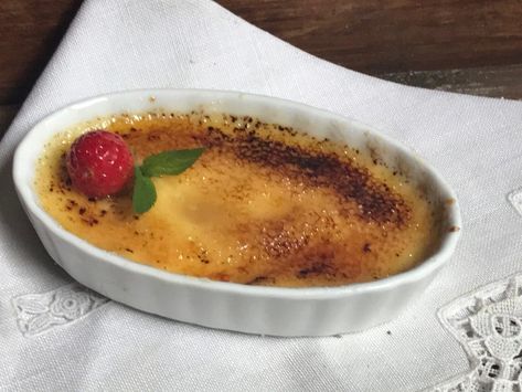 Classic creme brulee recipe perfect for holidays Kitchen Torch, Brulee Recipe, Creme Brulee Recipe, Burnt Sugar, Flavored Drinks, Holiday Entertaining, Single Serve, Cookie Sheet, Granulated Sugar