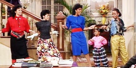 'The Cosby Show' Women Taught Us Everything We Needed To Know About Fashion Cosby Show Fashion, Denise Huxtable, Grandparents Anniversary, Show Outfits, Cosby Show, Fashion Through The Decades, 90s Sitcoms, Popped Collar, The Cosby Show