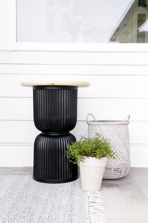 DIY Outdoor Side Table - Domestically Blissful Diy Outdoor Side Table, Side Table Decor Ideas, Modern Side Table Design, Decor Side Table, Domestically Blissful, Lamp Side Table, Retro Side Table, Classic Side Table, Side Table Lamp