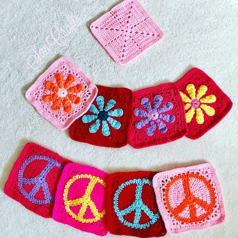 Granny Square Peace Sign, Crochet Peace Sign Granny Square, Peace Granny Square, Peace Sign Granny Square, Starburst Granny Square, Yarn Projects Crochet, Donation Ideas, Headband Knitting, Granny Square Projects