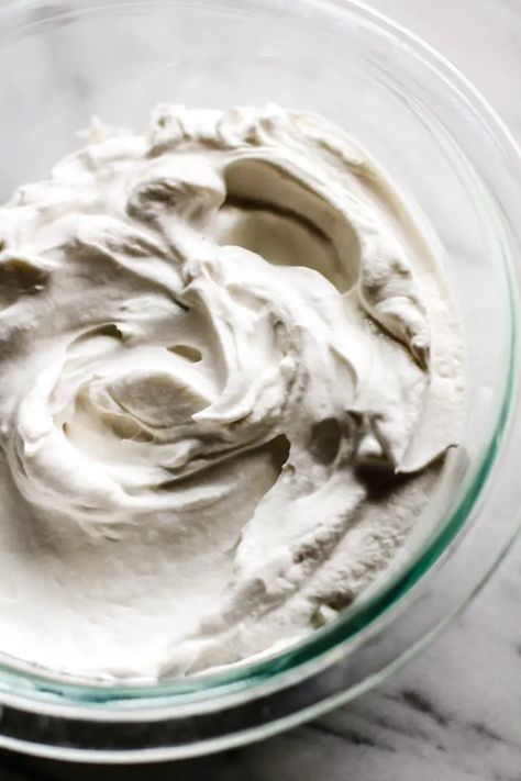 Vegan Frosting Recipe, Paleo Frosting, Healthy Frosting, Coconut Cream Frosting, Vegan Frosting, Paleo Friendly Recipes, Coconut Frosting, Paleo Recipes Dessert, Coconut Whipped Cream