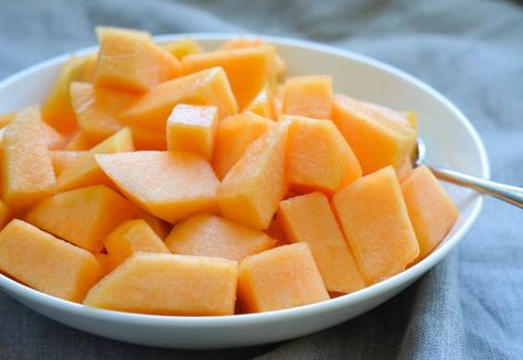 How To Cut A Melon (The Different But Smart Way) - Once Upon a Chef Ripe Cantaloupe, Wine Blog, Once Upon A Chef, Cooking Stuff, Seasonal Cooking, Cut Watermelon, Kitchen Skills, Air Fryer Dinner Recipes, Cooking Basics