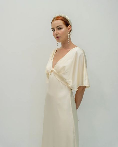 White Floor Length Dress, Flowy Silk Dress, Empire Cut Dress, Dress With Kimono, Empire Waist Wedding Dress, Empire Waist Gown, Petite Wedding Dress, Dress Empire Waist, Empire Wedding Dress