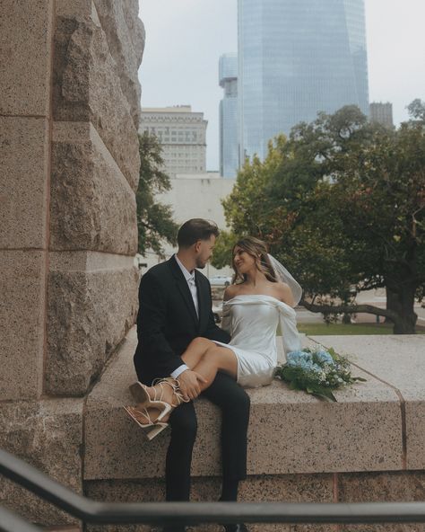 Elopement Pictures Courthouse, 1910 Harris County Courthouse, Courthouse Photoshoot Wedding, Courthouse Wedding Photography, Courthouse Wedding Pictures, Court House Wedding Ideas, Courthouse Wedding Photos Civil Ceremony, Courthouse Wedding Aesthetic, Courthouse Pictures