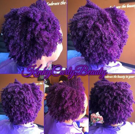 Purple Natural Hair, Curly Hair Color Ideas, Dyed Hairstyles, Curly Hair Color, Natural Curly Hair Cuts, Highlights Curly Hair, Brown Curly Hair, Curly Hair Photos, Dyed Hair Inspiration