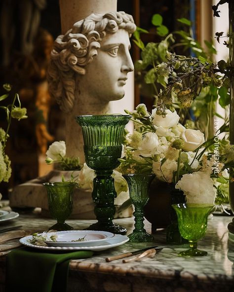 Fun Banquet Ideas, Ancient Roman Wedding Theme, Roman Inspired Wedding, Roman Wedding Decor, Roman Decorations Party, Greek Garden Party, Greek Event Decor, Mount Olympus Party, Ancient Greece Prom Theme