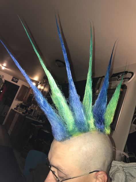 Blue and Green Mohawk Rainbow Mohawk, Green Mohawk, Haircut Inspo, Hairstyle Inspiration, Hair Stuff, Neon Green, Blue And Green, Hair Inspo, Hair Inspiration