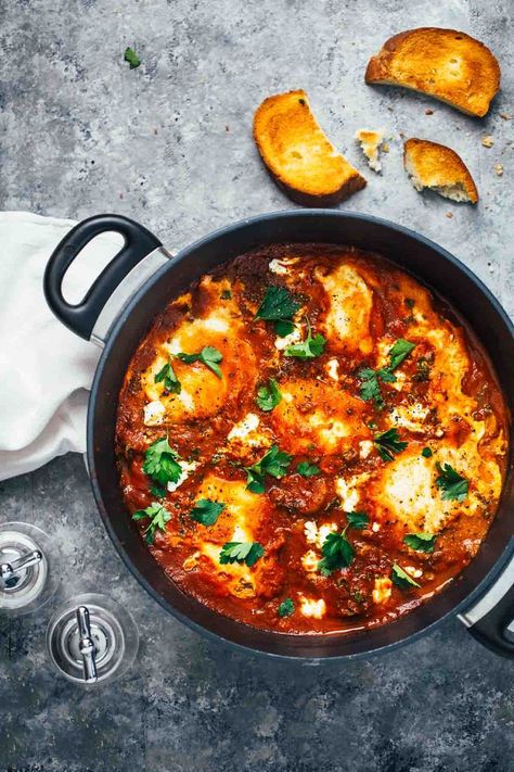 One Pot Spicy Eggs and Potatoes with Goat Cheese Eggs And Potatoes, Healthy Egg Recipes, Spicy Eggs, Pinch Of Yum, Pot Dinners, Healthy Eggs, One Pot Dinners, Diner Recept, Egg Dish