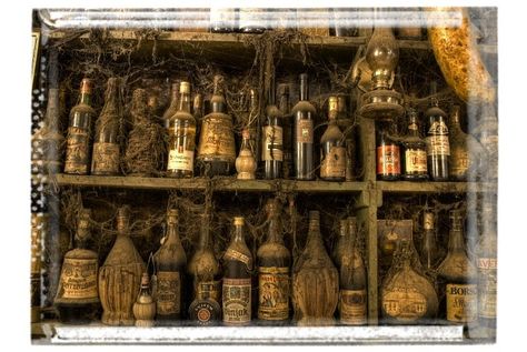 Pirate Room, Pirate Decor, Pirate Halloween, Pirate Art, Pirate Life, Vintage Bottles, Antique Bottles, Old Bottles, Pirate Theme