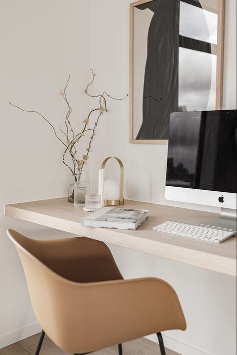 Office Desk Aesthetic Woman, Beige Office Decor, Office Area In Living Room, Lux Office, Sarah Core, Office Vibes, Self Hypnosis, Interior Boho, Deco Studio