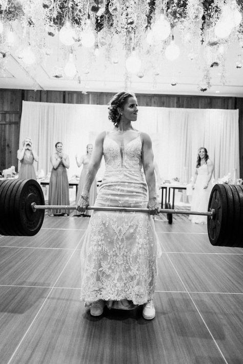 Crossfit Wedding, Crossfit Couple, Bridal Bootcamp, Gym Couple, Gym Photos, Wedding Activities, On The Dance Floor, Fit Couples, Pre Workout