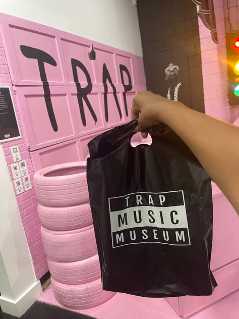 #music #trapmusic #atlanta #internship Music Museum, Trap Music, Photo Diary, Atlanta, Cupcake, Music