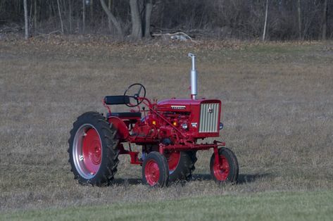 1966 Farmall 140 HC for Sale at Auction - Mecum Auctions Farmall Tractors For Sale, International Harvester Tractors, Farmall Tractors, Tractors For Sale, Garden Tractor, New Motorcycles, Automotive Photography, International Harvester, Mecum Auction