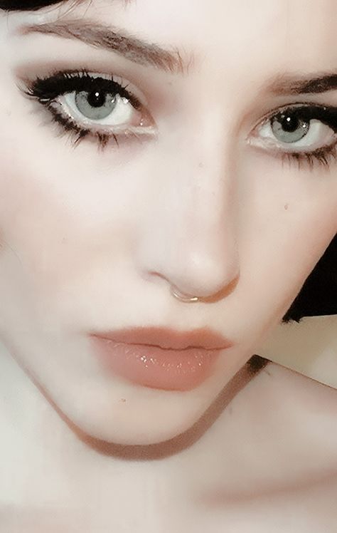 Coquette Eyebrows, Puppy Eyes Makeup, Blonde Goth, Angel Cake, Puppy Eyes, Doll Makeup, Aesthetic Photo, Beautiful Eyes, Makeup Inspo