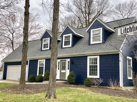 We like the view from out here. Mindy (@missminnicole on Instagram) was looking for an exterior color that gave her home a bold look. Can you guess what she went with? Our 2020 Color of the Year! Visit your neighborhood Sherwin-Williams to see Naval SW 6244 in person. #exteriorpaintcolors #sherwinwilliams #bluehouseexterior Hale Navy Exterior Color Scheme, Salty Dog Sherwin Williams Exterior, Anchors Aweigh Sherwin Williams Exterior, Dark Blue Exterior House, Blue Exterior House, Sw Naval, Navy House Exterior, Dark Blue Exterior, Blue Exterior House Colors