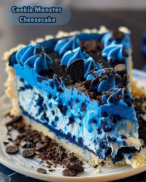 Cookie Monster Cheesecake, Monster Cheesecake, Blue Cheesecake, Cookies And Cream Cheesecake, Cream Cheesecake, Blue Cookies, Delicious Deserts, Sweet Recipes Desserts, Cheesecake Desserts