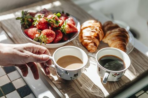 A continental breakfast can be a thing of beauty – a healthy, nutritious and satisfying alternative to a cooked meal – or a dull disappointment, a choice between an old apple or prepackaged muffin with your Styrofoam cup of coffee. If you have reason to prepare a continental breakfast buffet ... Continental Breakfast Buffet, Food Doctor, Continental Breakfast, Morning Person, Breakfast Options, Breakfast Items, Breakfast Buffet, Breakfast Time, How To Wake Up Early