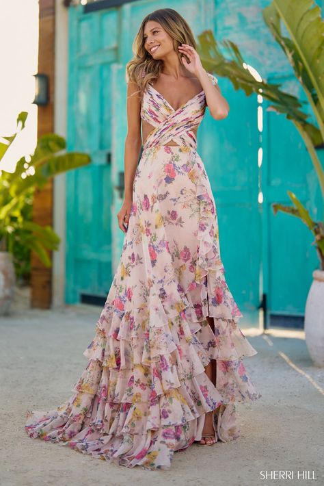 Halter Ruffle Dress, Formal Garden Party Dress, Formal Boho Dress, Sherri Hill Dresses Long, Breakfast Dress, Wedding Dresscode, Prom Prep, Colombia Wedding, Stunning Wedding Guest Dresses