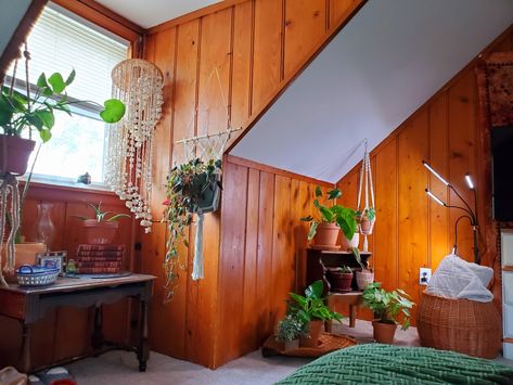 #boho #plantlife Maximalist Wood Paneling, Wood Paneling Aesthetic, Wood Panel Walls Aesthetic, Retro Wood Paneling, 70s Wood Paneling Bedroom, 70s Wood Paneling Living Room, Rooms With Wood Paneling, How To Decorate Wood Panel Walls, 1970s Wood Paneling