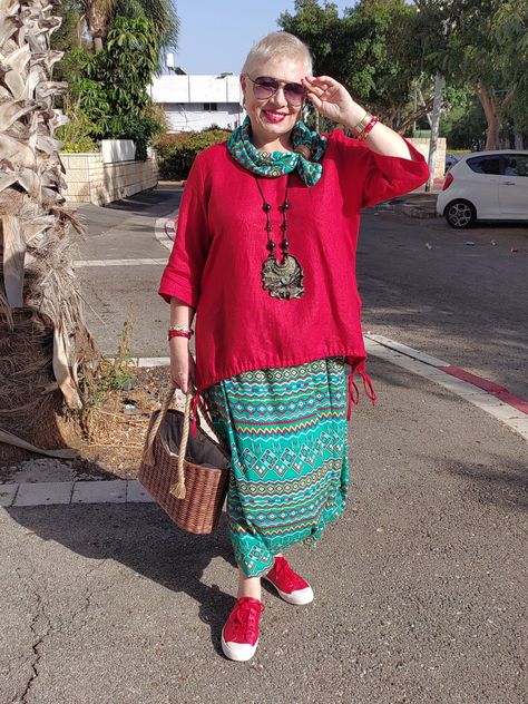 Advanced Style Boho, Granny Chic Fashion, Artsy Dress, Lagenlook Clothing, Eccentric Style, Fashion Terms, Advanced Style, Quirky Fashion, Old Lady