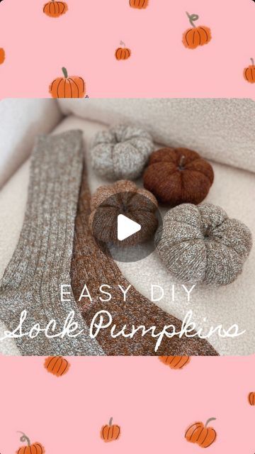 Pumpkin Socks, Diy Halloween Gifts, Diy Pumpkins Crafts, Fall Pumpkin Crafts, Fall Decor Diy Crafts, Diy Socks, Sock Crafts, Easy Face Mask Diy, Candy Crafts